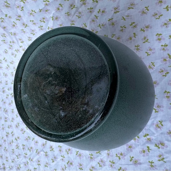 Green Textured Vase - Picture 6 of 8